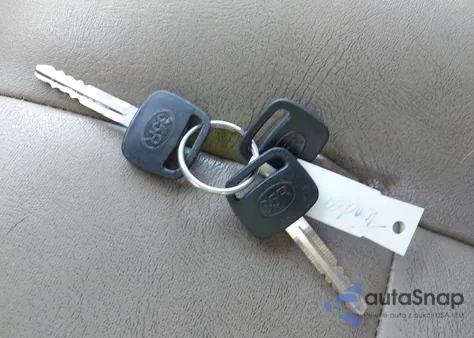 2001 Toyota Tundra Ltd V8 из США, поврежденный, VIN 5TBBT48151S139519